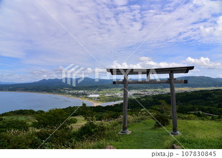 上ノ国勝山館夷王山神社の天空の鳥居 上ノ国勝山館夷王山神社の天空の鳥居 107830845