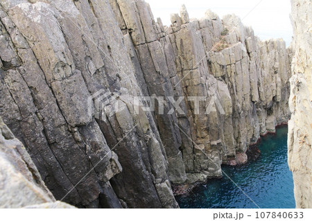 越前海岸 東尋坊の大池(入り江) 越前海岸 東尋坊の大池(入り江) 107840633
