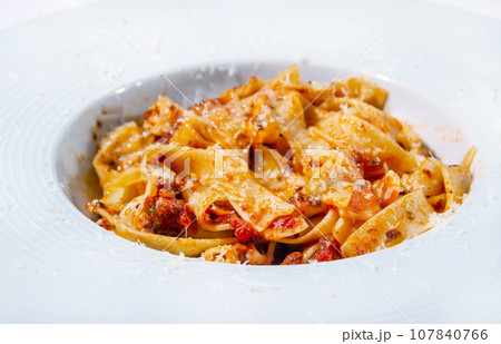 Spaghetti with bolognese sauce Spaghetti with bolognese sauce 107840766