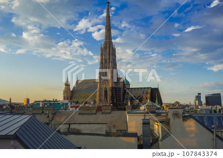 シュテファン大聖堂～夕景～(オーストリア-ウィーン) 107843374