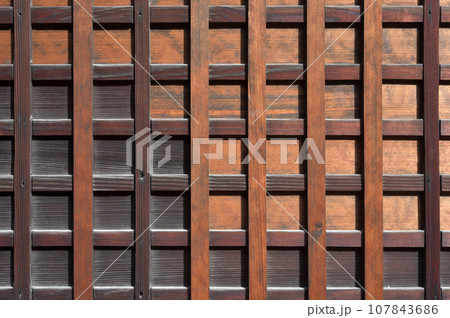 下鴨神社　神服殿の格子模様　京都市左京区 107843686