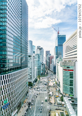 【大阪府】大阪駅前の都市風景 【大阪府】大阪駅前の都市風景 107843702