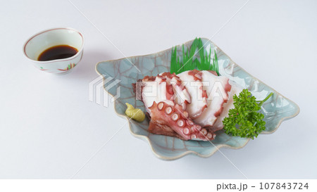 ゆでダコの刺身 ゆでダコの刺身 107843724