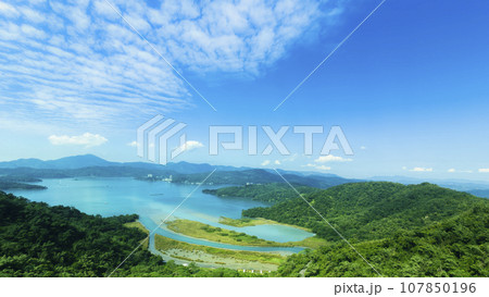 台湾・ロープウェイから眺める日月潭と周辺の山々 / Sun Moon Lake, Taiwan 107850196