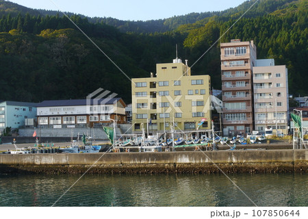 青森県　ここは下北半島の名湯下風呂温泉です。 107850644