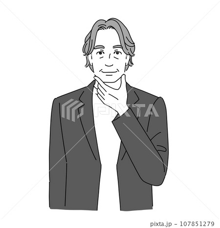 笑顔で考える中高年男性 107851279