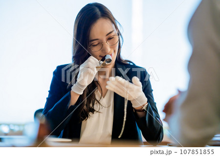 貴金属を訪問査定する買取業者 貴金属を訪問査定する買取業者 107851855