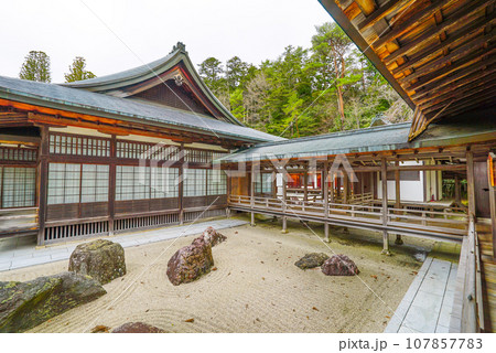 高野山真言宗総本山　金剛峯寺・蟠龍庭 107857783