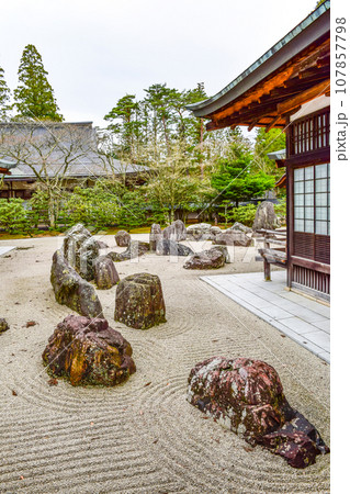 高野山真言宗総本山　金剛峯寺・蟠龍庭 107857798