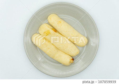 Various types of bread that look delicious Various types of bread that look delicious 107859939