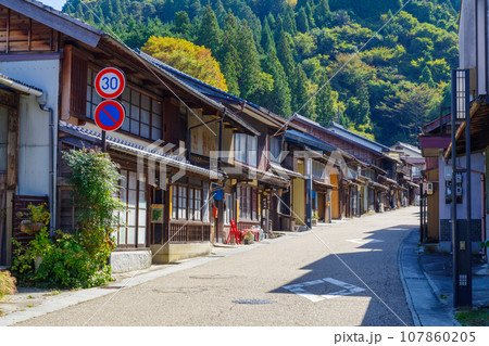 岩村城下町 岩村町本通りの町並み(岐阜県恵那市) 岩村城下町 岩村町本通りの町並み(岐阜県恵那市) 107860205