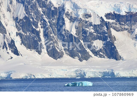 地球最後の秘境　南極半島の絶景 107860969