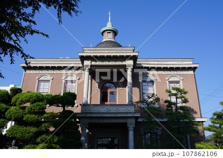 岡山県津山市にある国登録有形文化財「城西浪漫館」 107862106