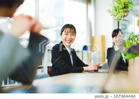 ビジネスイメージ 107864490