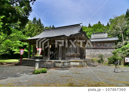 鳥海山大物忌神社吹浦の宮　拝殿　山形県飽海郡遊佐町　 107867360