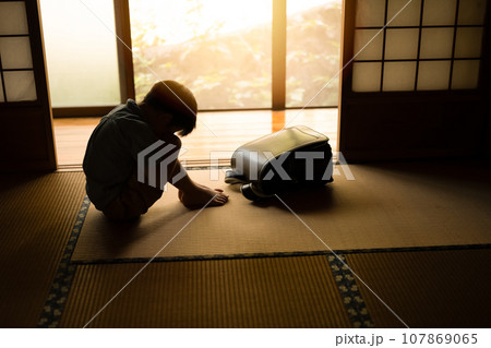 子供の孤独感 子供の孤独感 107869065