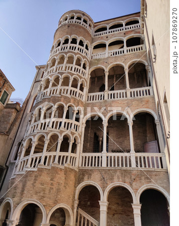 Scala Contarini del Bovolo or Palazzo Contarini del Bovolo in Venice. The Palazzo Contarini del Bovolo is a small palazzo known with spiral staircases. Venice, Italy. Scala Contarini del Bovolo or Palazzo Contarini del Bovolo in Venice. The Palazzo Contarini del Bovolo is a small palazzo known with spiral staircases. Venice, Italy. 107869270