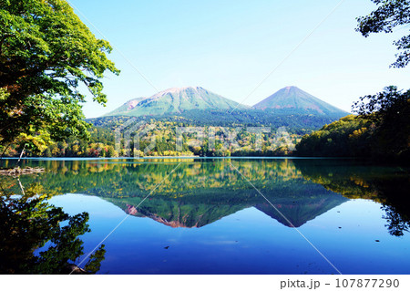 秋のオンネトー　北海道 107877290