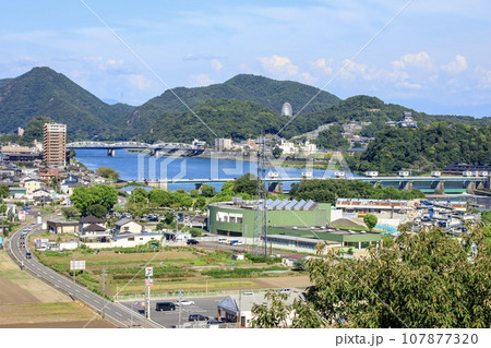 各務原市、名勝木曽川展望台から眺める各務原市、犬山市の風景 各務原市、名勝木曽川展望台から眺める各務原市、犬山市の風景 107877320