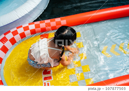 5 years old 107877503