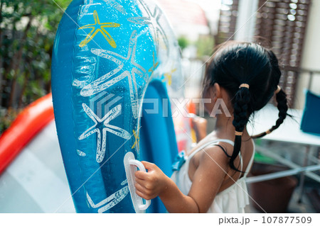 5 years old 5 years old 107877509