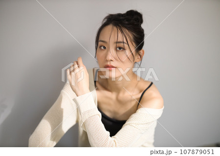 若い女性のビューティーイメージ 107879051