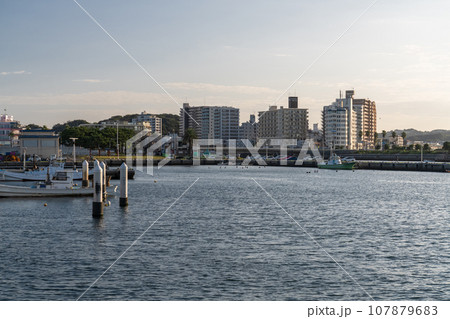 《神奈川県》湘南海岸・海沿いの街並み 《神奈川県》湘南海岸・海沿いの街並み 107879683