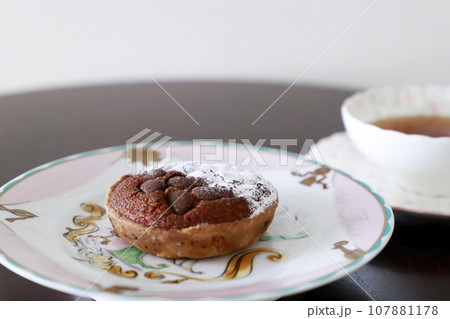 チョコレートタルト・ティータイム 107881178