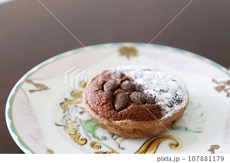 チョコレートタルト・ティータイム 107881179