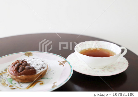 チョコレートタルト・ティータイム 107881180