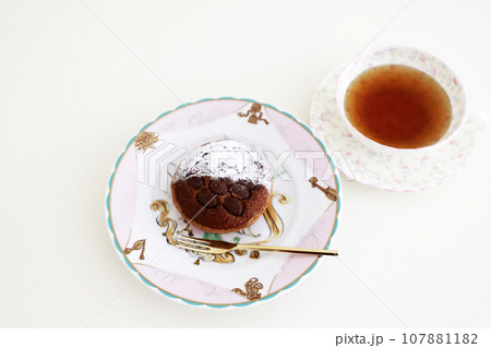 チョコレートタルト・ティータイム 107881182