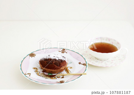 チョコレートタルト・ティータイム 107881187