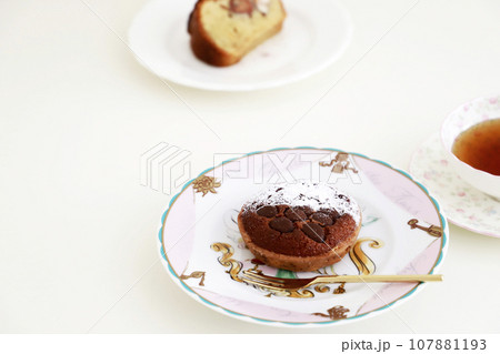 チョコレートタルト・ティータイム 107881193
