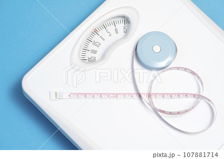 ダイエットイメージ 体重計 ヘルスメーター メジャー メタボ ダイエットイメージ 体重計 ヘルスメーター メジャー メタボ 107881714