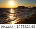七里ヶ浜からの夕日 107882142