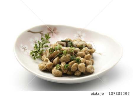 納豆 和食といえば納豆ご飯( 日本食 日本料理 納豆菌 )栄養満点の大豆を使った日本の伝統料理 なっ 納豆 和食といえば納豆ご飯( 日本食 日本料理 納豆菌 )栄養満点の大豆を使った日本の伝統料理 なっ 107883395