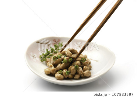 納豆 和食といえば納豆ご飯( 日本食 日本料理 納豆菌 )栄養満点の大豆を使った日本の伝統料理 なっ 納豆 和食といえば納豆ご飯( 日本食 日本料理 納豆菌 )栄養満点の大豆を使った日本の伝統料理 なっ 107883397