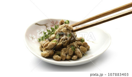 納豆 和食といえば納豆ご飯( 日本食 日本料理 納豆菌 )栄養満点の大豆を使った日本の伝統料理 なっ 納豆 和食といえば納豆ご飯( 日本食 日本料理 納豆菌 )栄養満点の大豆を使った日本の伝統料理 なっ 107883403