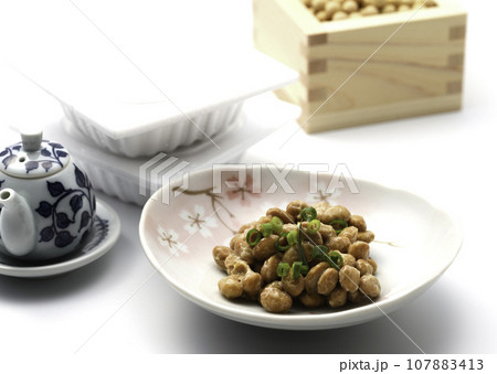 納豆 和食といえば納豆ご飯( 日本食 日本料理 納豆菌 )栄養満点の大豆を使った日本の伝統料理 なっ 納豆 和食といえば納豆ご飯( 日本食 日本料理 納豆菌 )栄養満点の大豆を使った日本の伝統料理 なっ 107883413