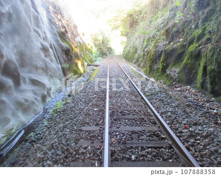 令和2年7月豪雨で大きな被害を受けた「くま川鉄道」の線路の風景 令和2年7月豪雨で大きな被害を受けた「くま川鉄道」の線路の風景 107888358