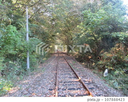 令和2年7月豪雨で大きな被害を受けた「くま川鉄道」の線路の風景 令和2年7月豪雨で大きな被害を受けた「くま川鉄道」の線路の風景 107888423