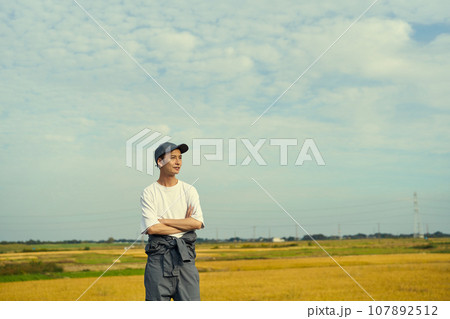米農家の男性 107892512