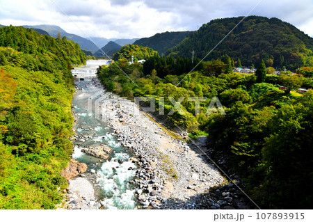 本宮砂防堰堤方面を望む(富山県富山市)【2023.10】 本宮砂防堰堤方面を望む(富山県富山市)【2023.10】 107893915