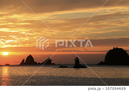 沈みかけの太陽 107894689