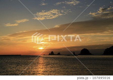 大田子海岸の美しい夕焼け 大田子海岸の美しい夕焼け 107895016