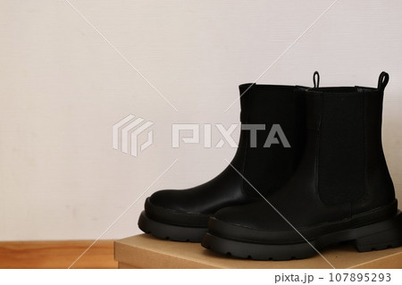 フェイクレザーのサイドゴアブーツ　ショートブーツ 107895293