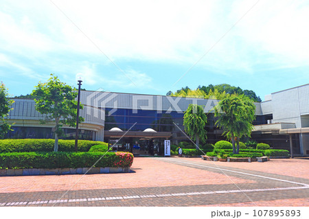岐阜県恵那市、恵那文化センターの風景 107895893