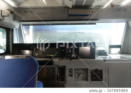運転台 コックピット 操縦席 107895969