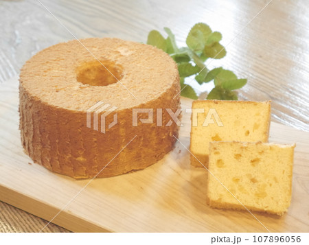 シフォンケーキ ホール シフォンケーキ ホール 107896056