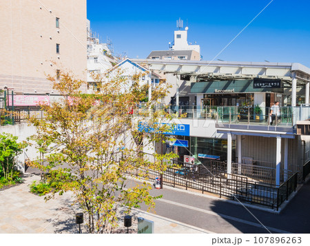 東京　下北沢駅南西口 107896263